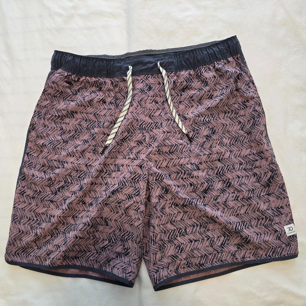 7 Diamonds "Core" Active 8" Shorts - Pink Geo Print